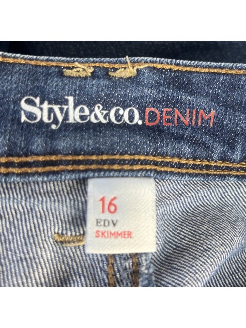 Style & Co Dark Wash Denim Skimmer Shorts Rolled Cuffs Size 16 Blue - Picture 4 of 6